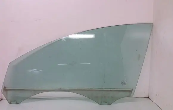 Volvo V50 Front door window glass four-door