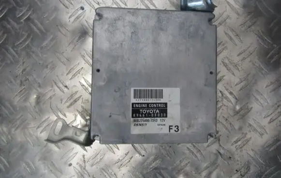 Toyota Corolla Verso E121 Engine control unit/module 896610f030 89661-0f030