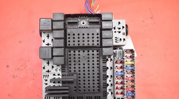 Volvo S60 Fuse box set 8651548