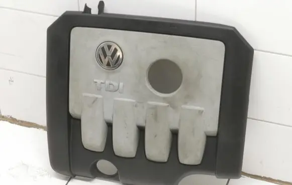 Volkswagen PASSAT B6 Engine cover (trim) 03G103925BG 03G103925BP