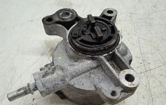 Volvo V70 Vacuum pump