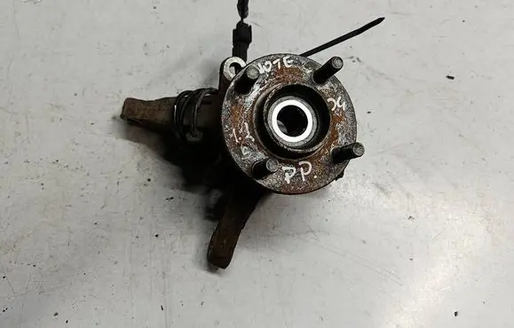 Nissan Note (E12) Front wheel hub spindle knuckle