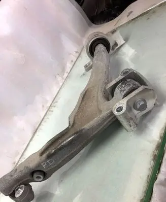 Volvo XC60 Front lower control arm/wishbone
