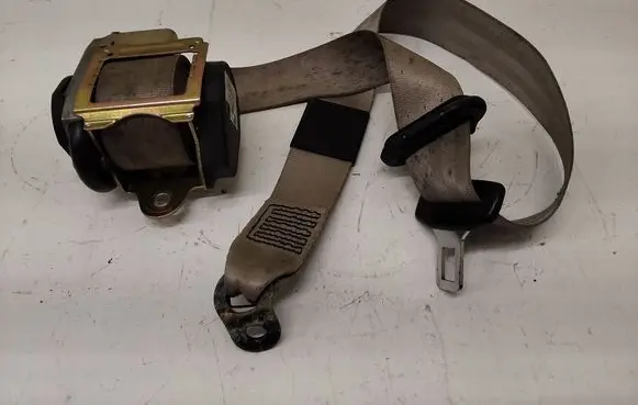 Audi A6 S6 C5 4B Front seatbelt 560571801