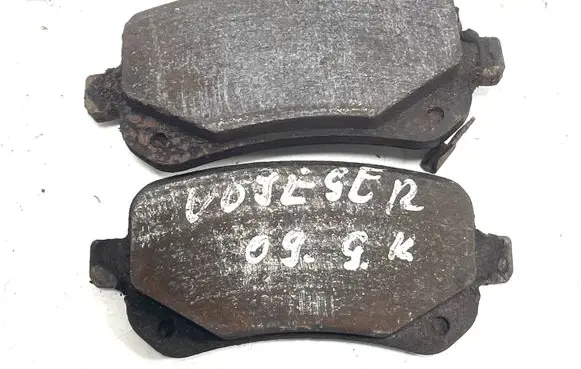 Chrysler Town u0026 Country V Brake pads (rear) 1095021882S 90R011192617 70141129