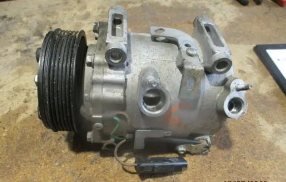 Seat Toledo I (1L) Air conditioning (A/C) compressor (pump) 820803