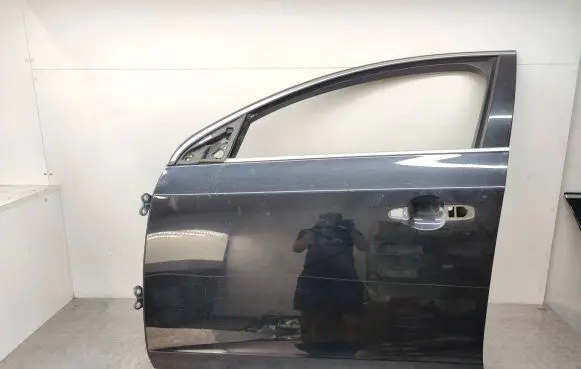 Volvo V60 Front door