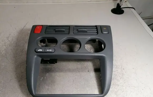 Honda HR-V Radio/GPS head unit trim 77210S2HAG000