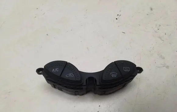 Ford Focus Windscreen/window heater switch 98AG19A945CH