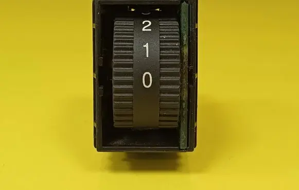 Fiat Seicento/600 Headlight level height control switch 735245799 183161780