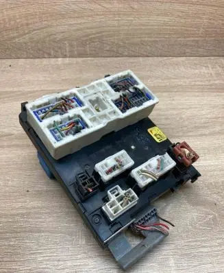 Nissan Micra C+C Fuse box set PPT30GF10 1F5122001