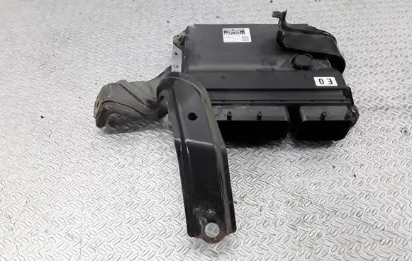 Toyota RAV 4 (XA30) Engine control unit/module 8966142C11 1758009460