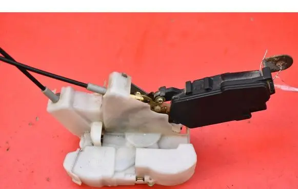 Subaru Forester SG Front door lock 