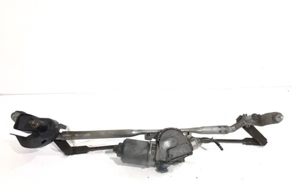 Suzuki Swift II Front wiper linkage and motor 38110-68L00