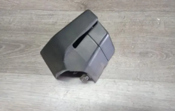 Volvo V70 Seat belt trim 