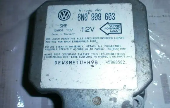 Volkswagen Golf III Airbag control unit/module 6N0909603 5WK4137