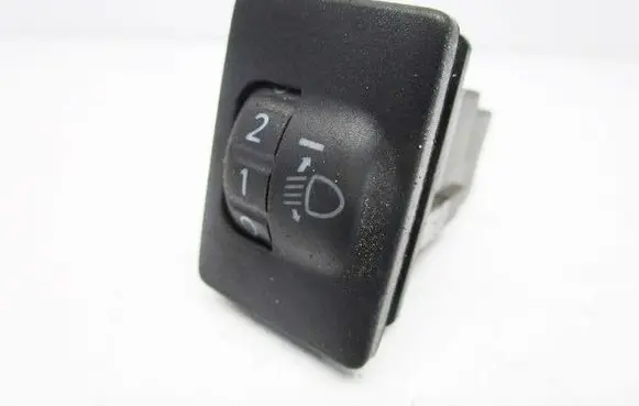 Toyota Yaris Headlight level height control switch 841520D030