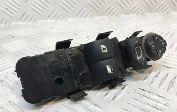 Peugeot 207 Electric window control switch 9654859177