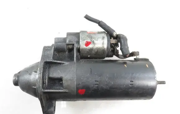 Volkswagen PASSAT B5 Starter motor 068911024G