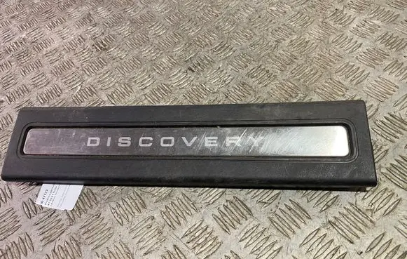 Land Rover Discovery 5 Front sill trim cover HY3213200A