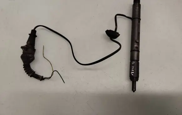 Audi A6 S6 C5 4B Fuel injector 059130202E