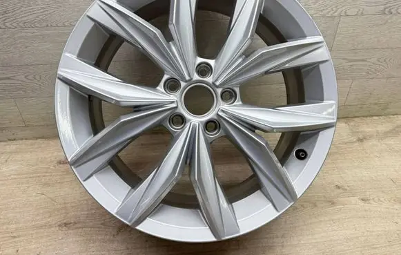 Volkswagen Tiguan R18 alloy rim 5NA601025B