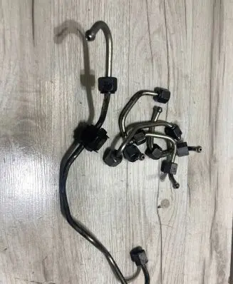 Jaguar XF X250 Fuel injector supply line/pipe 