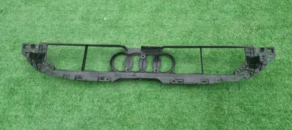 Audi A3 S3 8V Front bumper upper radiator grill 8V5853949B