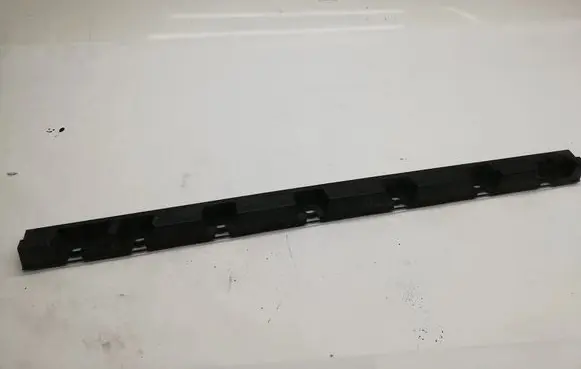 Sill/side skirt trim