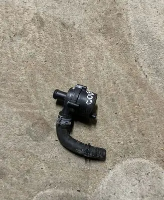 Volkswagen Golf VII Water pump 5Q0965567