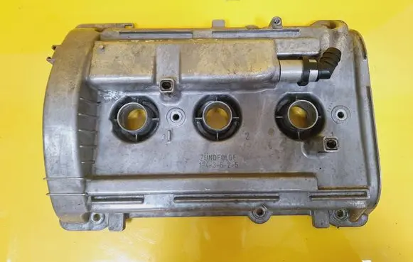 Audi A4 S4 B6 8E 8H Rocker cam cover 078103472R