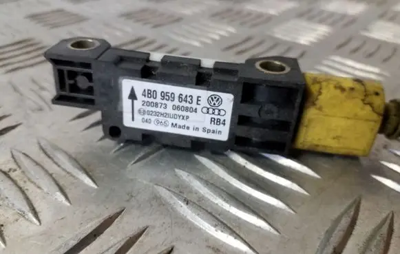 Audi A3 S3 8P Airbag deployment crash/impact sensor 4B0959643E