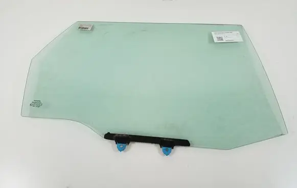 Toyota Avensis T220 Rear door window glass