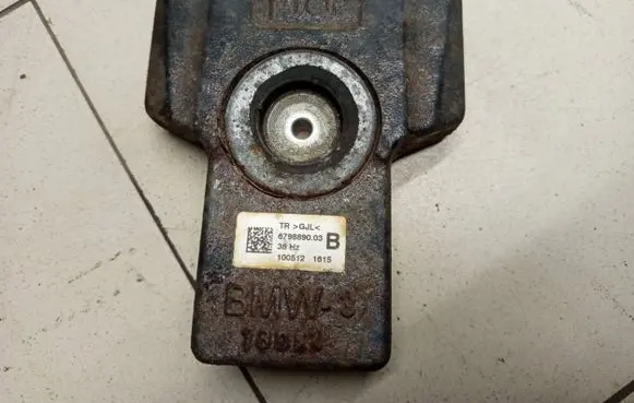 BMW 1 F20 F21 Rear differential mounting bracket 6798890