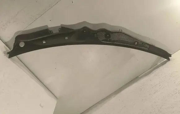 Mercedes-Benz E W212 Wiper trim A2128301013