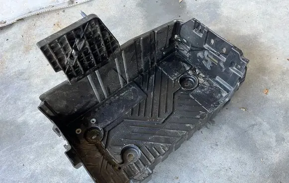 Peugeot 2008 II Battery box tray 9823533180