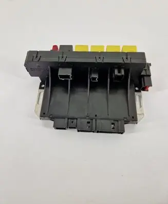 Mercedes-Benz S W220 Fuse module A0205451732