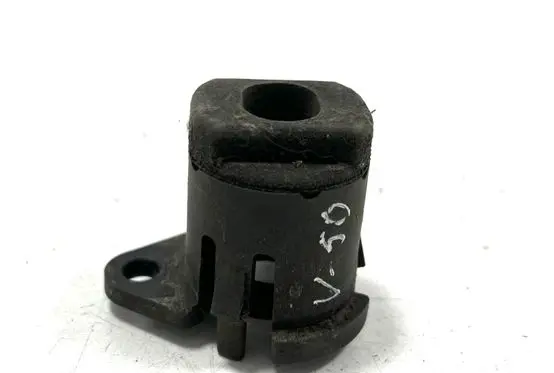 Radiator mount bracket