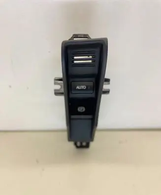 Lexus GS 250 350 300H 450H Hand parking brake switch 8439030020