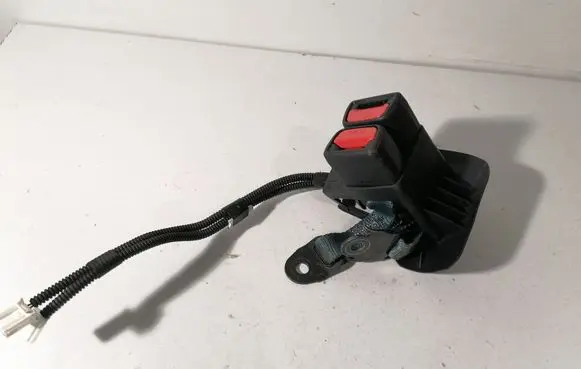 Lexus ES 250 - 300 - 330 Middle seatbelt buckle (rear) B630 81099