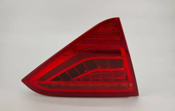 Tailgate rear/tail lights