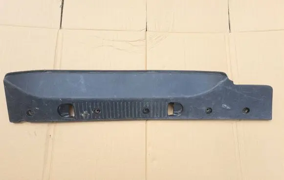 Dacia Dokker Other sill/pillar trim element 828729905R