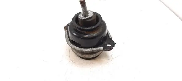 Engine mount bracket