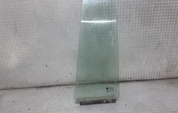 Opel Zafira A Rear vent window glass 