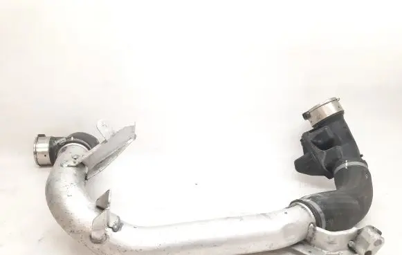Volvo XC90 Intercooler hose/pipe 31657761