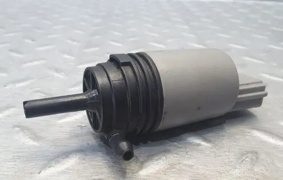 BMW 1 E81 E87 Windscreen/windshield washer pump 6934159 235576