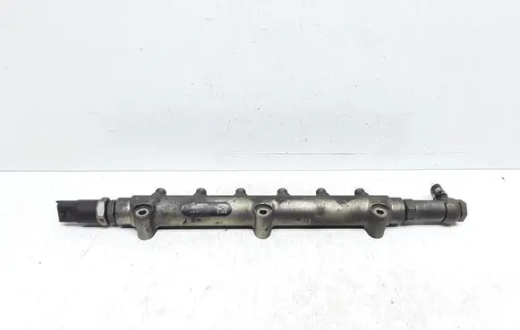 Volvo S80 Fuel main line pipe 8658252 0281002527