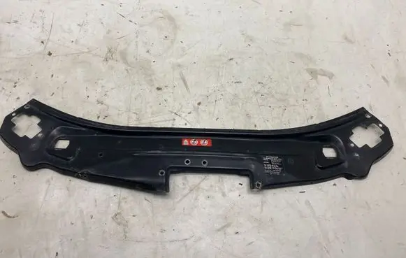Mercedes-Benz S W221 Radiator trim A2218170020