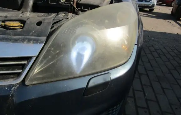 Opel Astra H Headlight/headlamp 