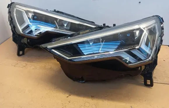 Audi Q3 F3 Headlights/headlamps set 83A941033